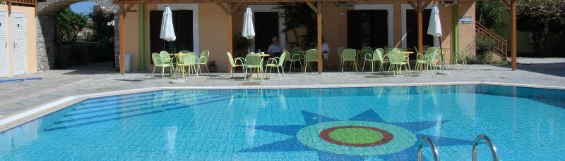 Perla Hotel Agia Pelagia  Exterior photo